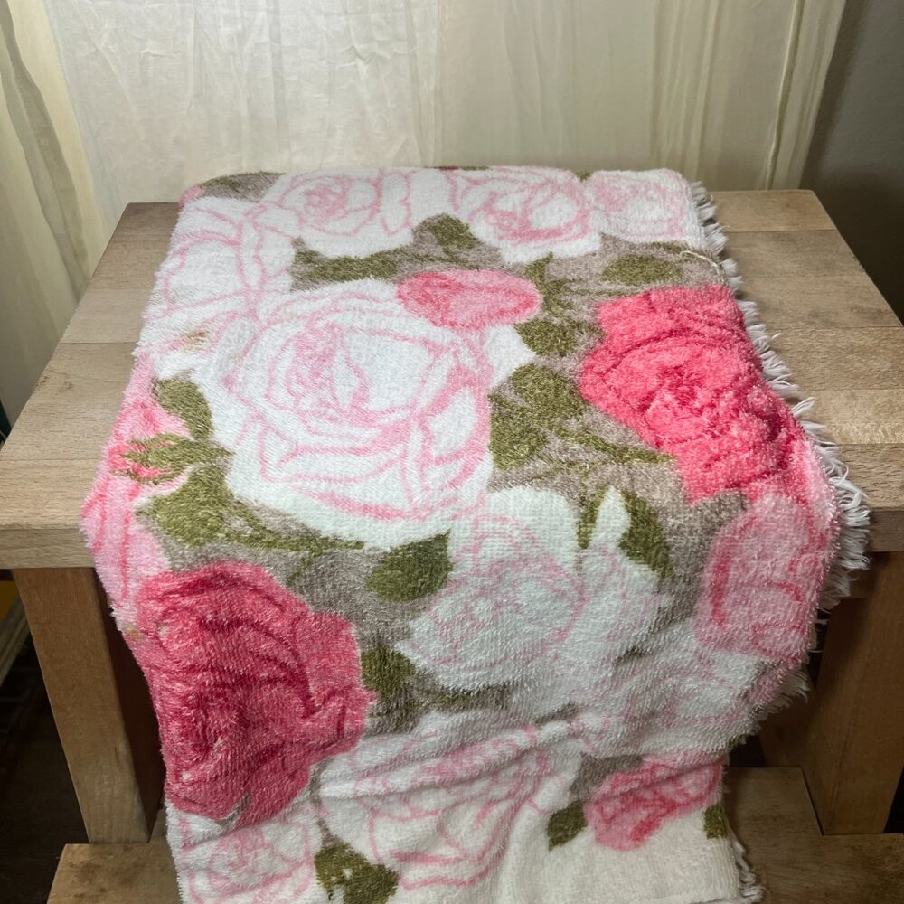 🌹 Vintage Royal Terry of CA Bath Towel - Romantic Pink Floral-Shabby Chic